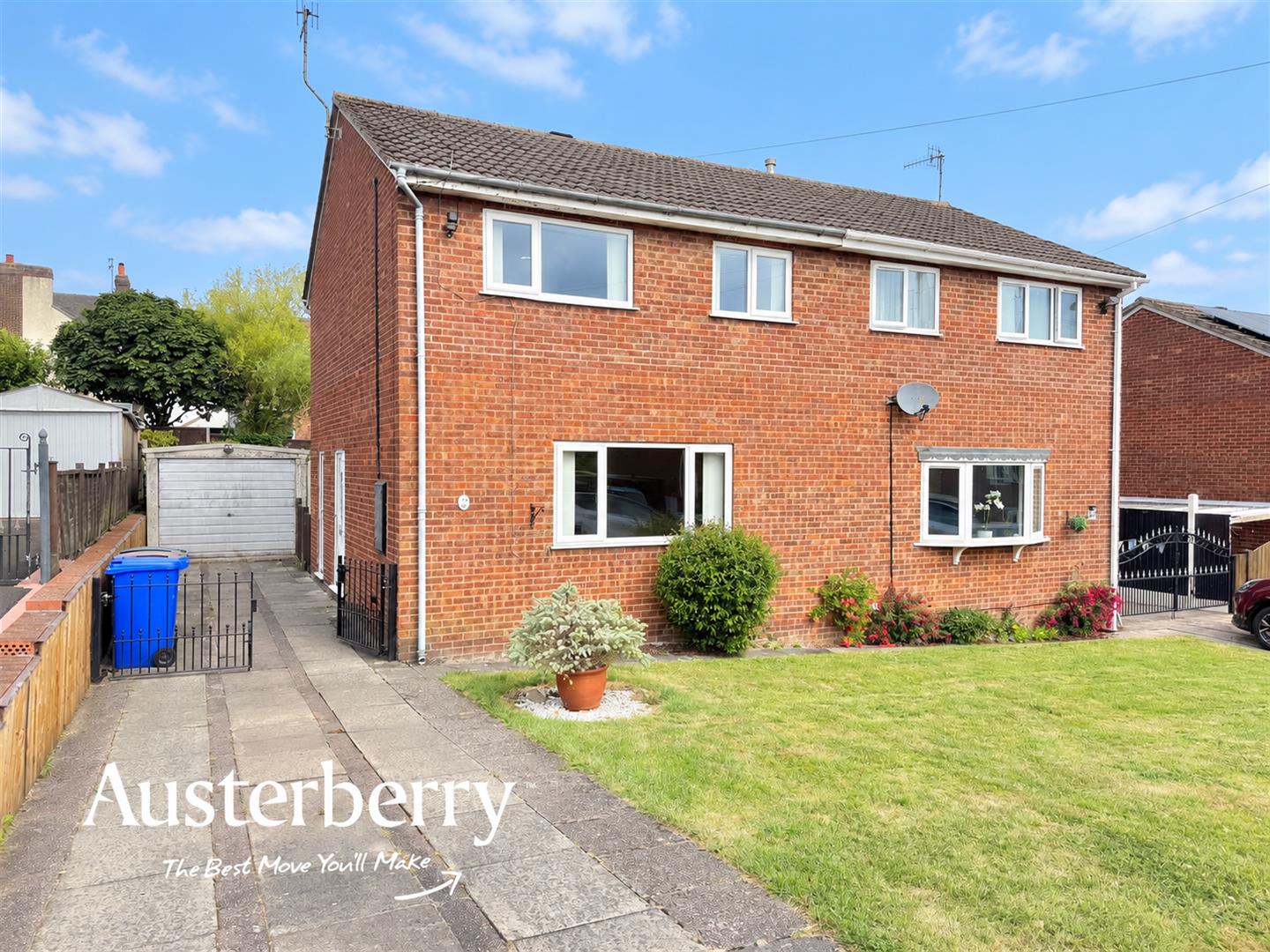 3 bed property in Ashridge Grove, Stoke-On-Trent